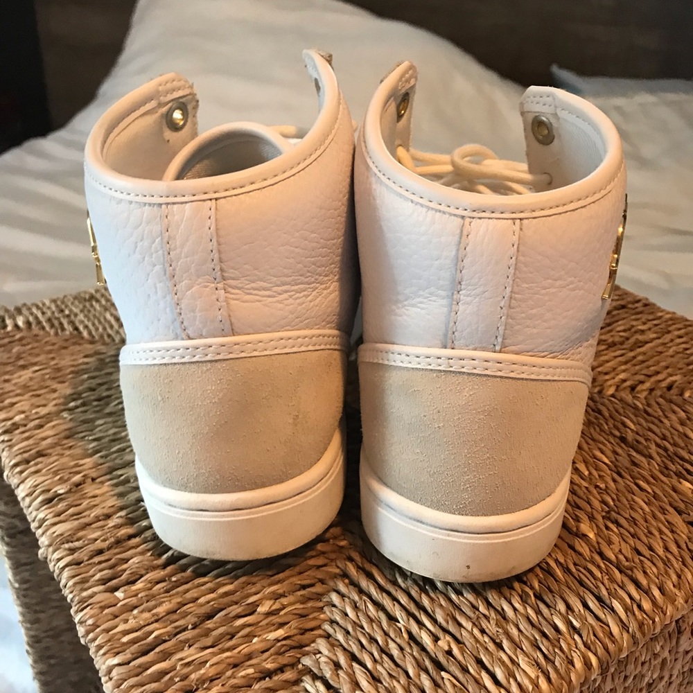 Sneakers - Picture 3 of 4